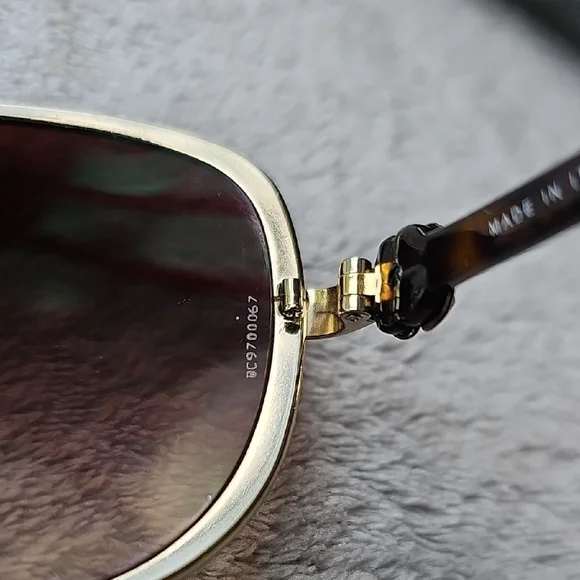 CHANEL Women's Sunglasses with Gold Frame and Brown Lenses - Picture 4 of 11